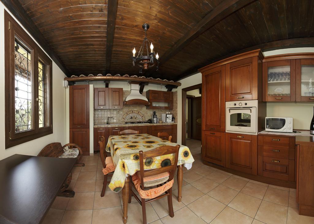 Borgo Dei Sensi Bed and Breakfast Casumaro Exteriör bild